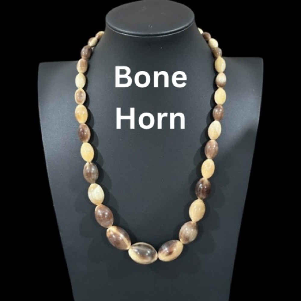 Vintage Beautiful Art Deco 1930’s Bone Horn Necklace from Water Buffalo Horns